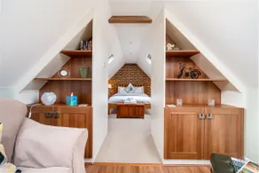 Tranquil Chilterns Farm Hideaway - Pass the Keys - Image 2