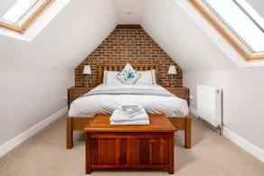 Tranquil Chilterns Farm Hideaway - Pass the Keys - Image 5