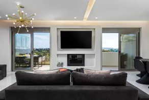 Panorama Luxury Penthouse - Image 5