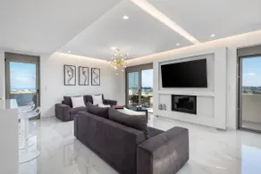 Panorama Luxury Penthouse - Image 2