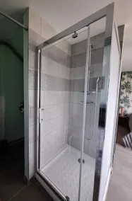 Fully-equipped studio with parking and garden - Image 4