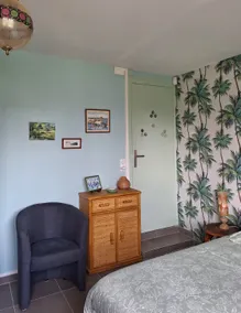 Fully-equipped studio with parking and garden - Image 5