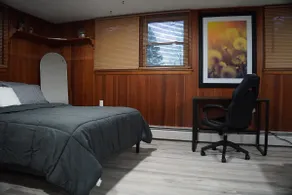 Luxury apartment with laundry and garage! - Image 3