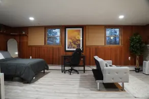 Luxury apartment with laundry and garage! - Image 4