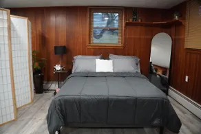 Luxury apartment with laundry and garage! - Image 2