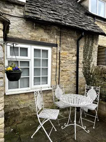 Remarkable Cotswolds 1 bedroom cottage in Finstock - Image 2