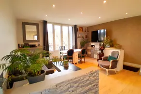 House with garden, office & parking near Paris - Image 2