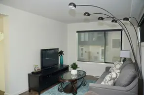 Hugo Suites by Jayden - Image 4
