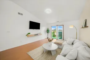 Luxury Condo | King Bed | 2BR 2BA | Great Location - Image 3