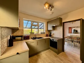 Sandringham House Contractors, Families, Holidays - Image 3