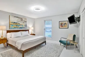 Mid-century modern hideaway! - Image 3