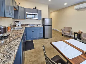 Breckenridge Suites #5 - 2 BR with Full Kitchen - Image 2