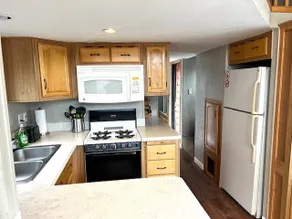 The Rolling Rogue Cabin - Image 5