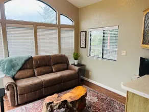 The Rolling Rogue Cabin - Image 2