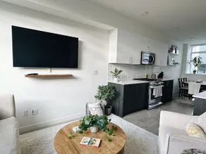 Modern Rooftop Retreat Perched on Phinney Ridge. - Image 3