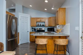 Perfect location 3bd fended yard - Image 4