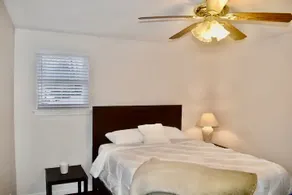 6 Bedroom Villa + Hot Tub + 3 acre Near Nashville - Image 3