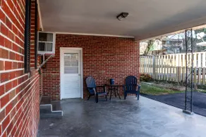 Doe Drop Inn - Image 4