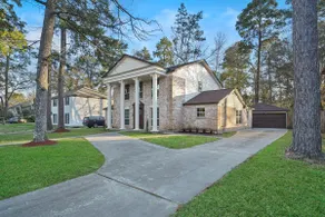 Spacious 4BR Retreat | Sleeps 10, Pets, King Bed - Image 4