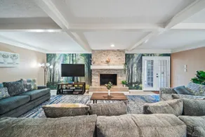 Spacious 4BR Retreat | Sleeps 10, Pets, King Bed - Image 2