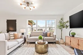 Texas Mid-Century Modern Home - Image 2