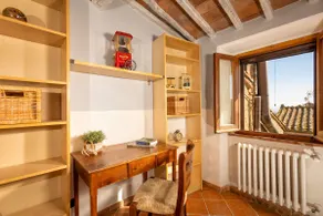 Tuscany on the terrace, downtown Montepulciano - Image 5