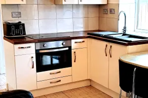 Hideaway Apartment nr. Zipworld - Image 3