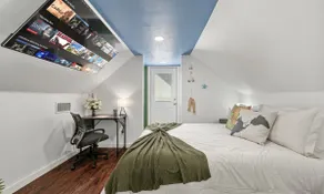 King Bed+Water Front+Arcade+Poker Table+Ping Pong - Image 2