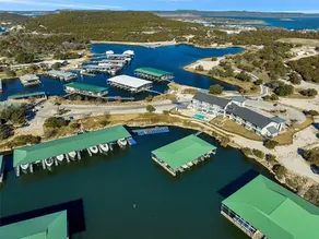 PK Lakefront Luxurious Resort Condo - Image 2