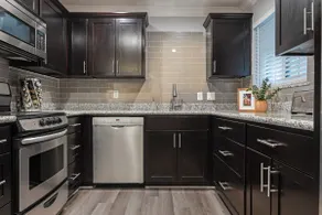 2BR The Raven Flats 10 | Hermann Park, Med Center - Image 4