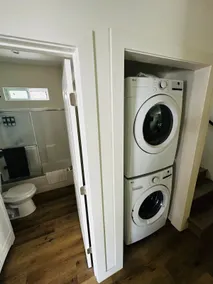 Best New 6 bdrm 4 bath 5 car parkg 16+ppl home - Image 3