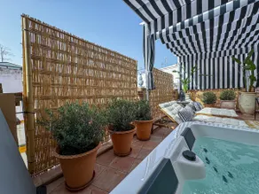 10Pax Terraza minipiscina-jacuzzi Parking free - Image 4