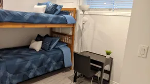 Homely suite 5 min walk from lake - Image 4