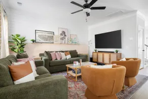 4 Bedroom Park Circle Retreat with Pool! - Image 4