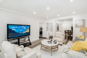 Classic Toronto 2 bedroom Apartment - Image 3