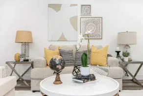 Classic Toronto 2 bedroom Apartment - Image 4