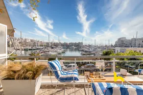Marina View Haven - King Beds and Cosy Fireplace - Image 4