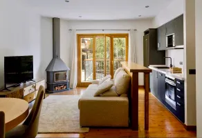 Avet, cozy accommodation in Llívia, Cerdanya. - Image 4