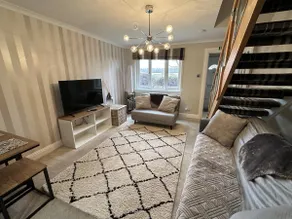 Quiet little house with park view | Free parking - Image 5