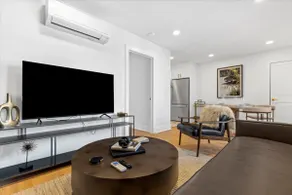 Sophisticated Apt. in New Haven - Image 3
