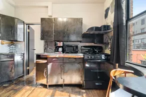 Bushwick Gem – Art-Infused 2BR w/ Rooftop - Image 4