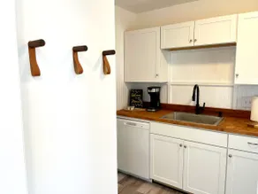 Boho Abode: Cozy 2BR 3 Bed Townhome! - Image 4