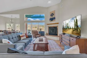 Catalina Mountain Views with Pool - Image 2