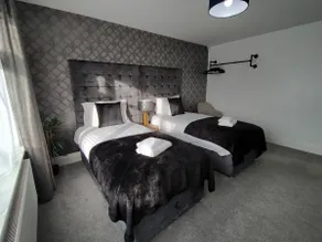 Sirius House - sleeps 7, driveway, garden - Image 5