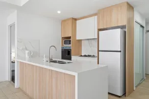 2BR| Free Parking+Street View| 7 min to Westfield - Image 4