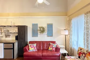 Haven at Hazel~Downtown Bungalow - Image 2