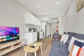 Glebe 4BR With Parking | 5 Min To Darling Harbour - Image 2