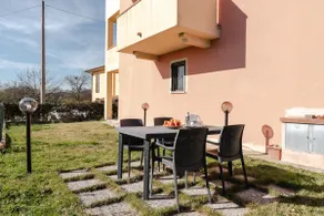 GuestHost - Equestrian Apt With Private Parking - Image 4