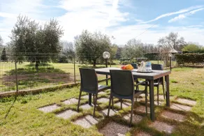 GuestHost - Equestrian Apt With Private Parking - Image 5