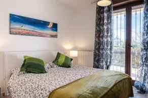 GuestHost - Equestrian Apt With Private Parking - Image 3